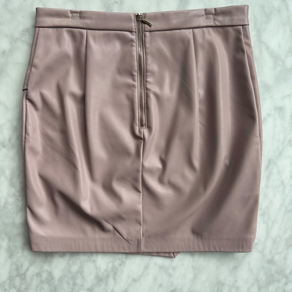 Dynamite blush faux leather skirt, Size Small - Picture 3 of 3